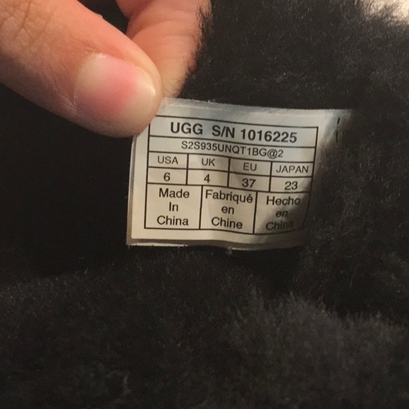 UGG Australia Bailey Bow Suede Shearling Boots Black Sz 6 Women S/N 1016225 - Picture 3 of 3